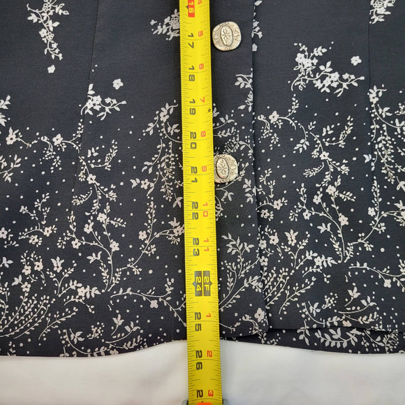 Leslie Fay Womens 12P Short Sleeve Button Up Collared Black Floral Blouse - Picture 8 of 11